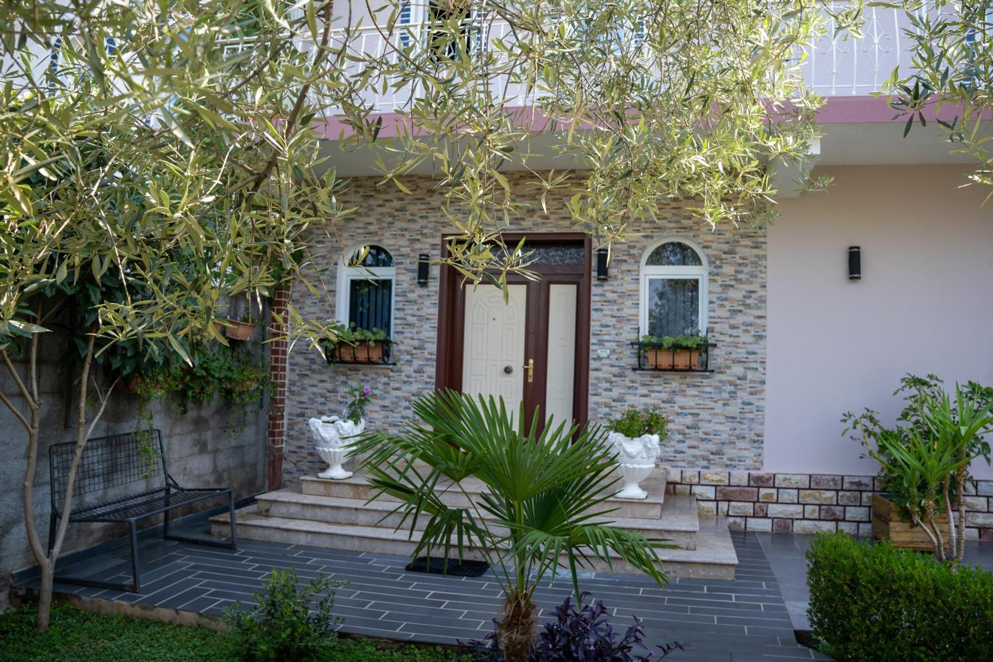 Alesio Guest House Krujë Exterior foto